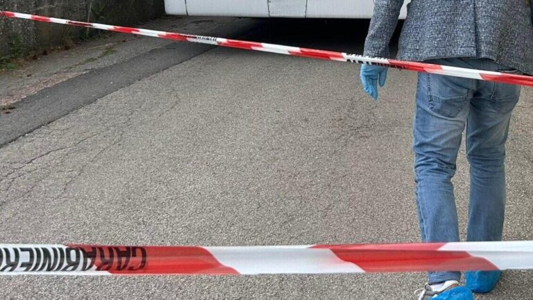 Aggressione a martellate su un bus nel Ternano: caccia all’uomo dopo il dramma