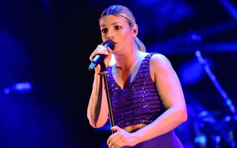 Emma Marrone a Roma, il ventaglio e quei 45 minuti: cosa è accaduto in casa