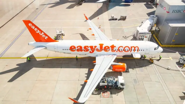 Volo Malpensa-Amsterdam dirottato a Bruxelles, EasyJet rimborsa il transfer ma nega la compensazione
