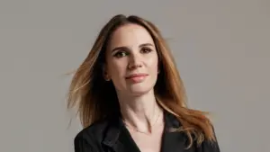 Emanuela Fanelli presenta Peccato: nel mockumentary del 2049 Paola Cortellesi è presidente della Repubblica